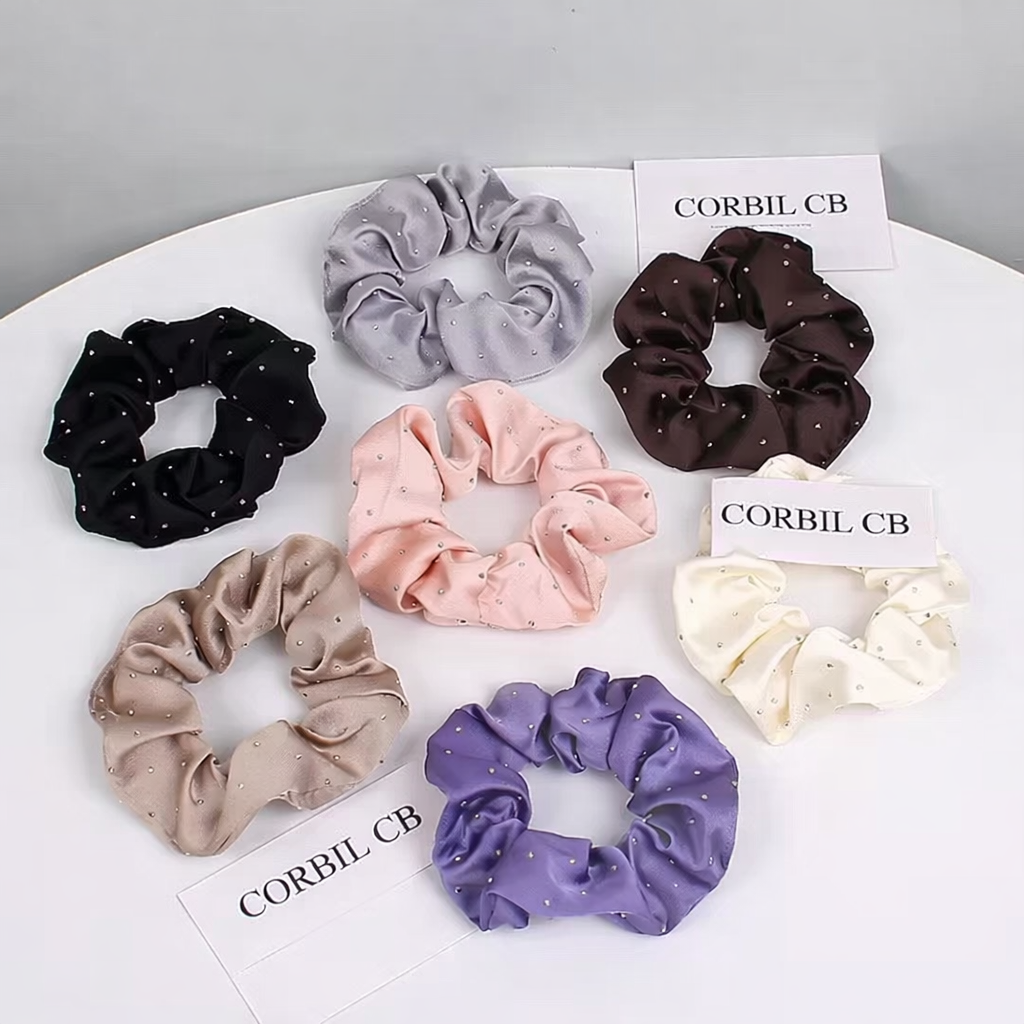 Scrunchie Satinada Premium CORBIL CB – Elegancia y Suavidad en Cada Peinado